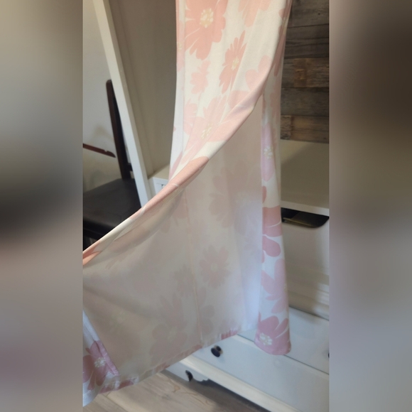 Le Lis Pink & White Floral Maxi Skirt With High Slit & Lining - Picture 11 of 13